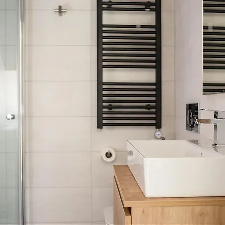 Amber, - Center Apartment *